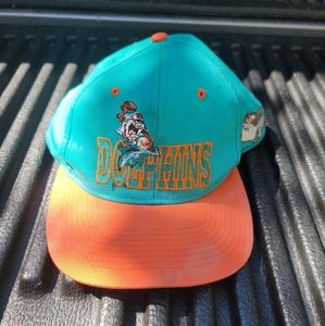 Vintage Miami Dolphins Taz Looney Tunes Hat 1993